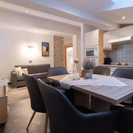 Haus Laendle Daire Ischgl