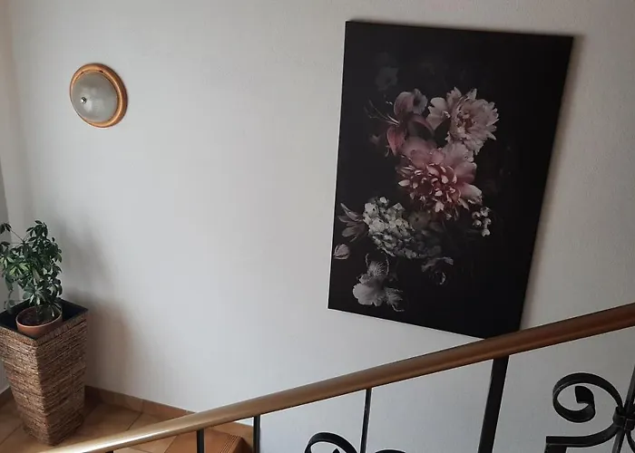 豪斯兰德尔公寓 *